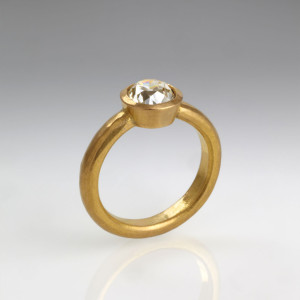 22 carat gold ring with old cut diamond 22 carat gold ring with old cut diamond