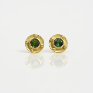 18 carat gold round earstuds with facetted green tourmalines and granules