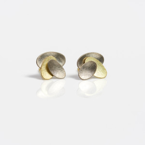 Triple oval earstuds in 18 carat yellow and white gold